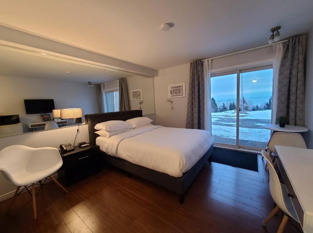 Horizon 777 Hotel Saint-Simeon  Phòng bức ảnh